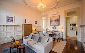 Paraiso Garden Suite--- Spacious & Downtown